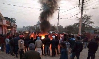 प्रहरी र बन्दकर्ताबीच झडप, आधा दर्जन सवारीसाधन तोडफोड